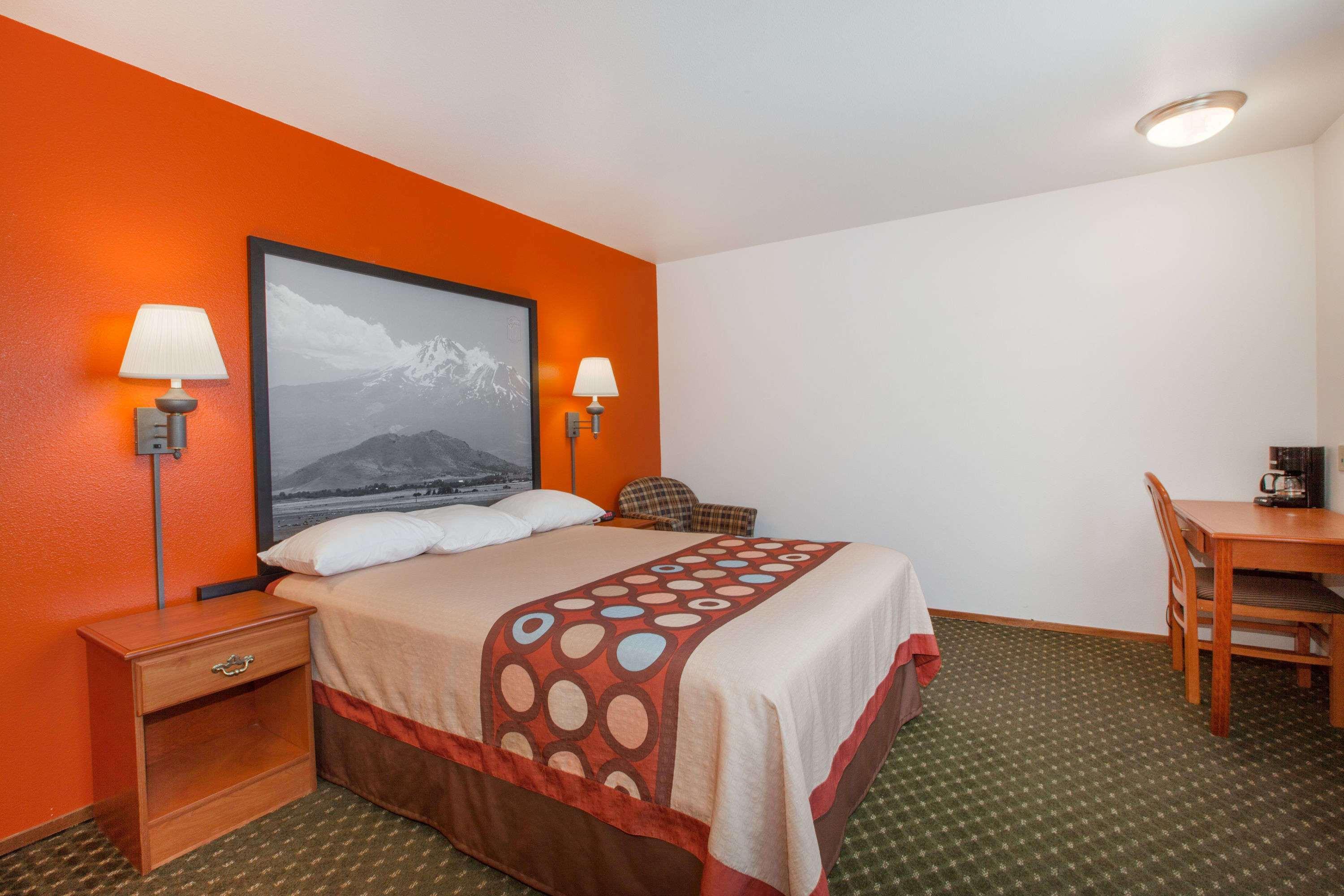 Super 8 By Wyndham Cloverdale Wine Country Buitenkant foto
