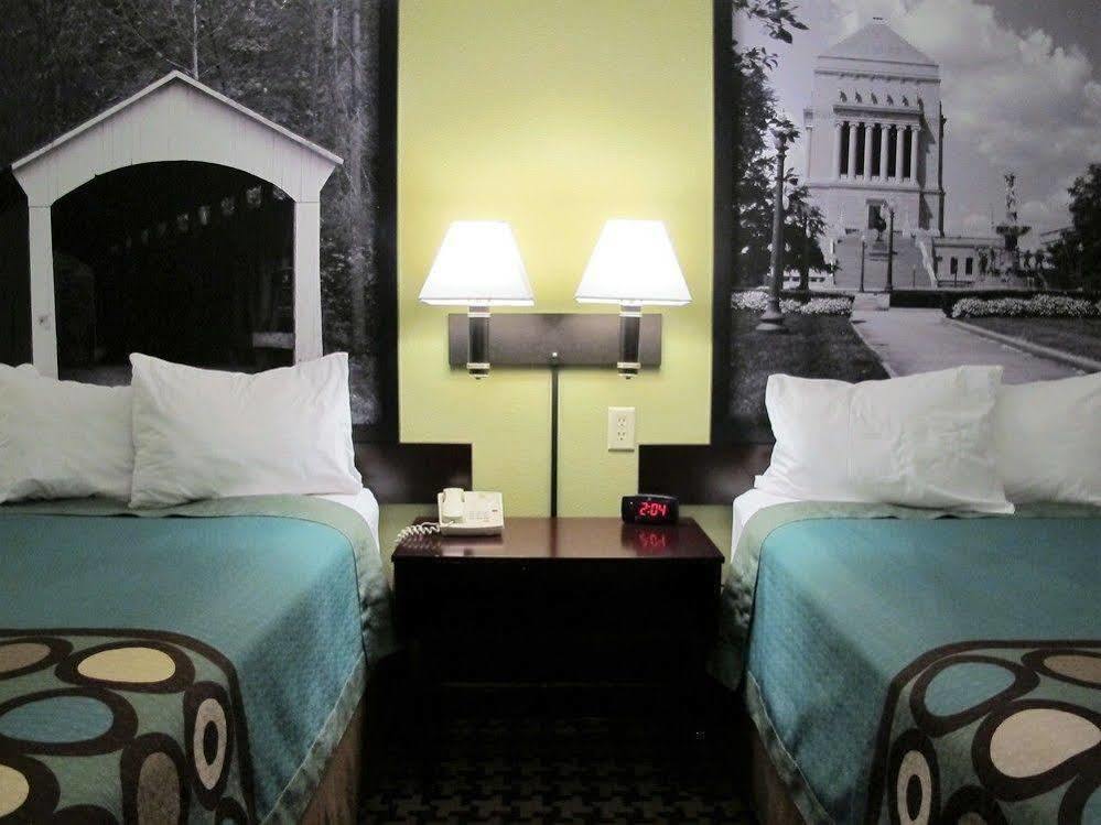 Super 8 By Wyndham Cloverdale Wine Country Buitenkant foto
