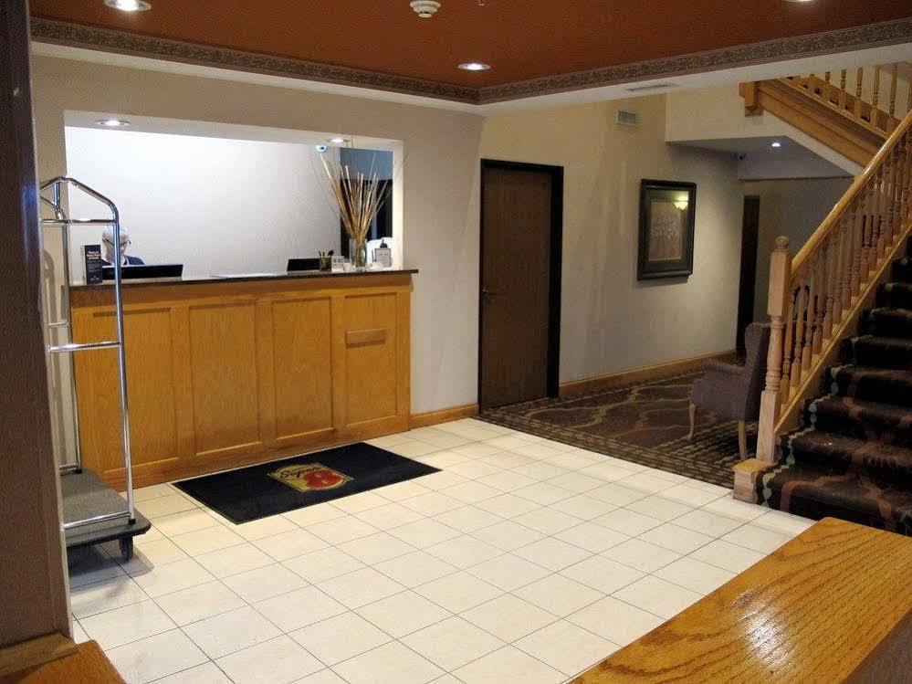 Super 8 By Wyndham Cloverdale Wine Country Buitenkant foto