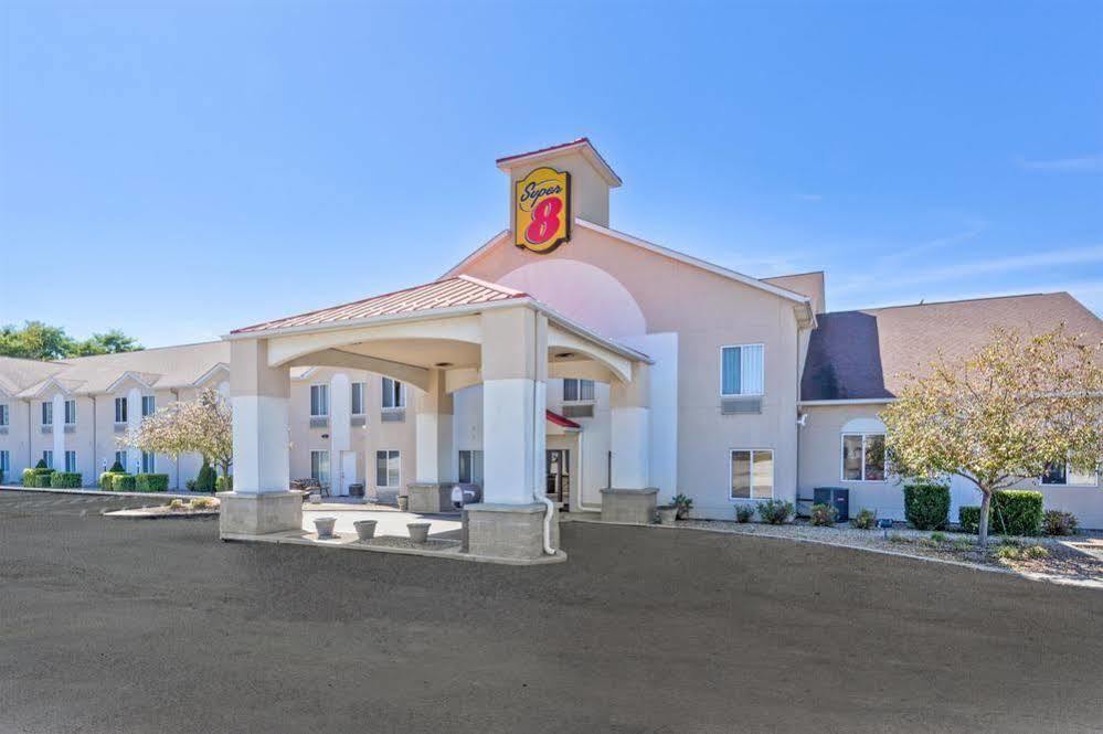 Super 8 By Wyndham Cloverdale Wine Country Buitenkant foto