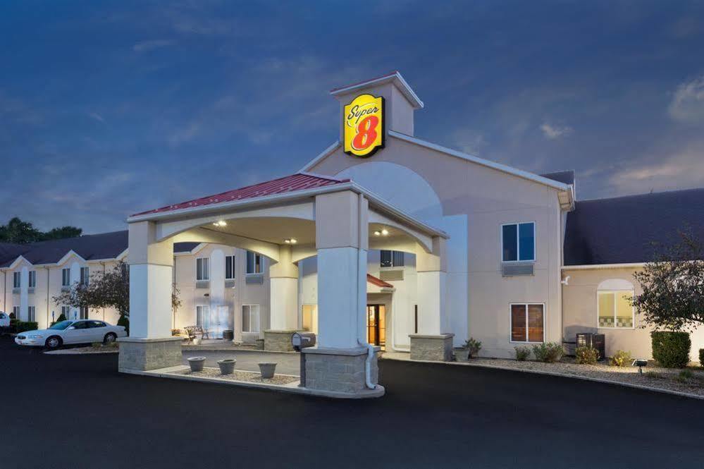 Super 8 By Wyndham Cloverdale Wine Country Buitenkant foto